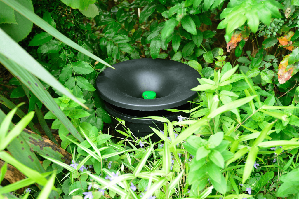 mosquito control device in the grass pest control services